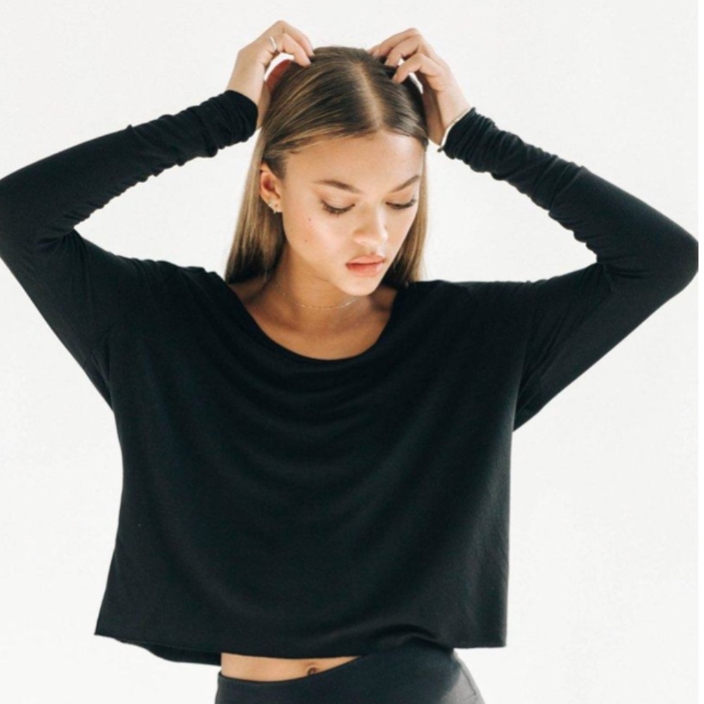 Joah Brown Laid Back Long Sleeve in Grey Size M/L